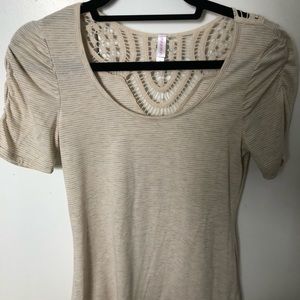 Long, short sleeve shirt.